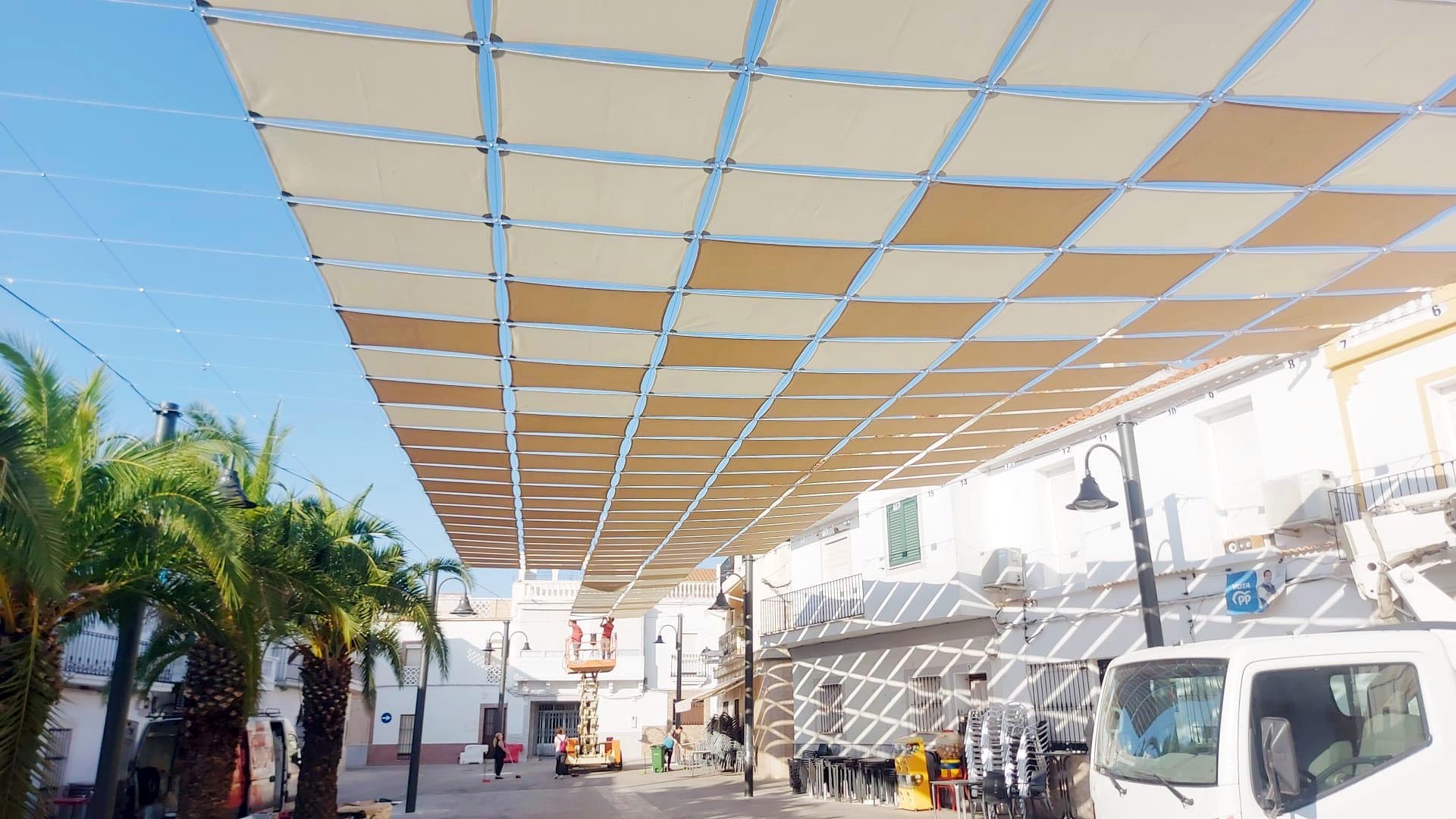 Licitación: Entoldado plaza en Cheles, Badajoz. Diseño y aplicación de sistema de entoldado para la plaza de la población.